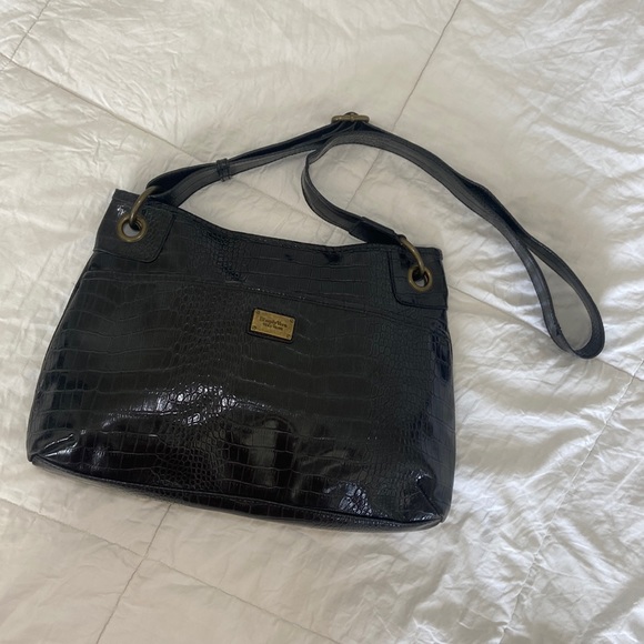 SIMPLY VERA VERA WANG - BLACK CROC EMBOSSED CROSSBODY BAG - Picture 7 of 17